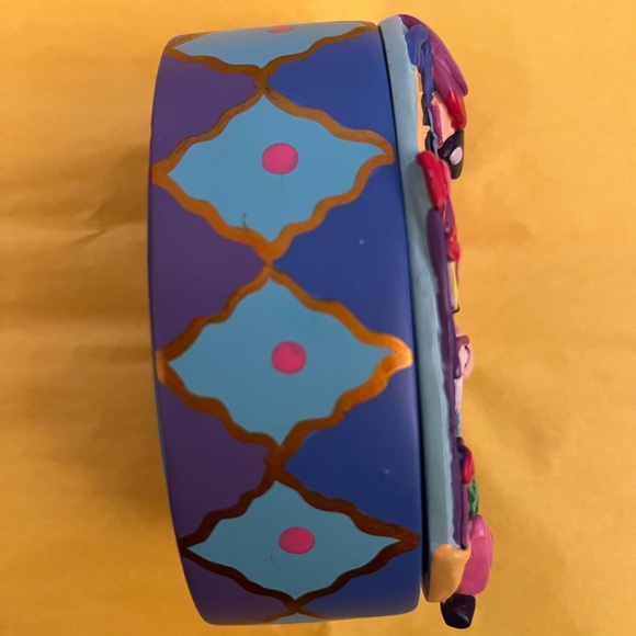 Julie Borden hand painted Trinket/Jewelry Box Diva w/Glasses - Picture 5 of 6